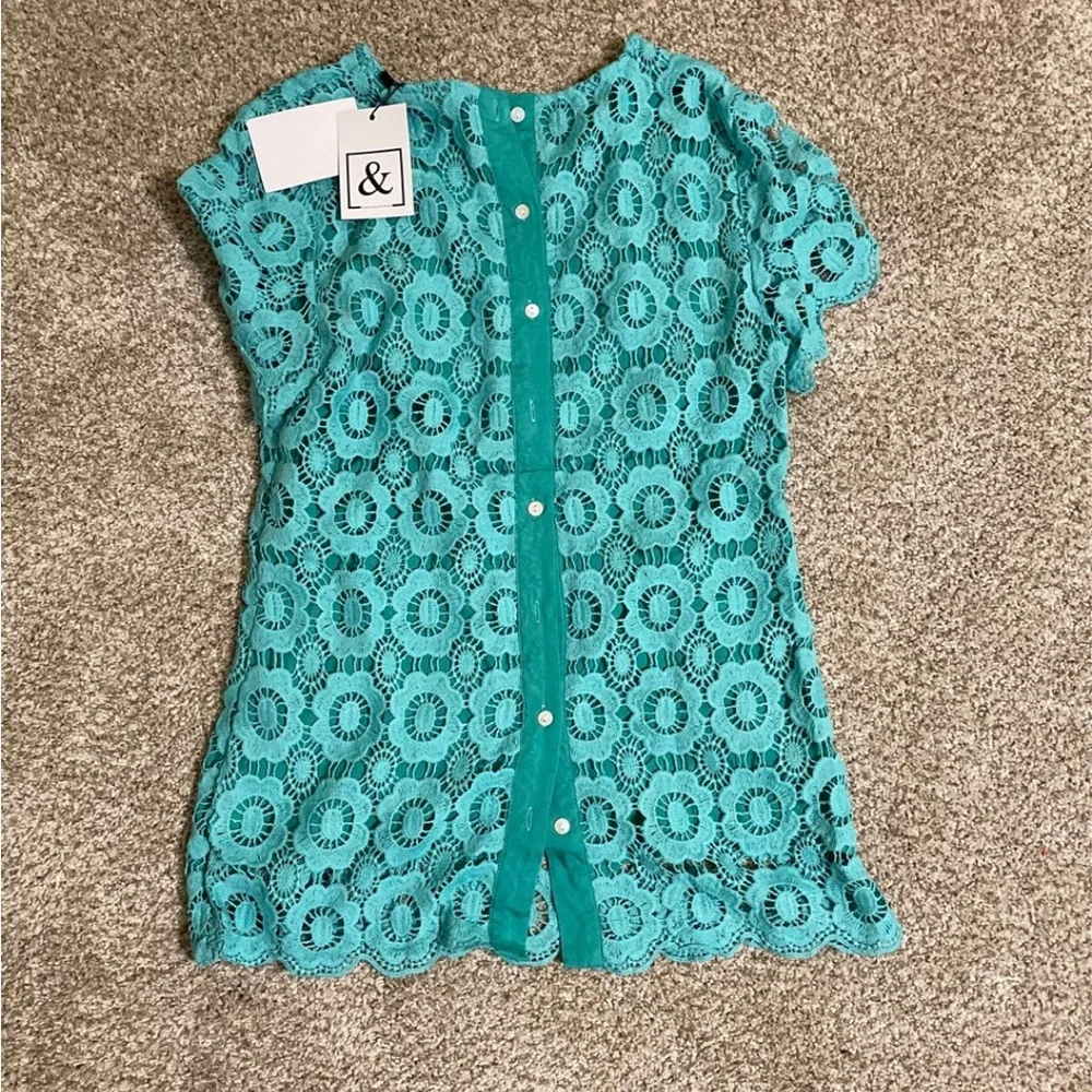 Button Back Top - Picture 2 of 3